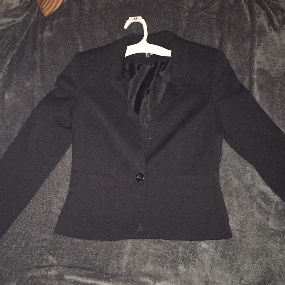 Cropped Black Blazer